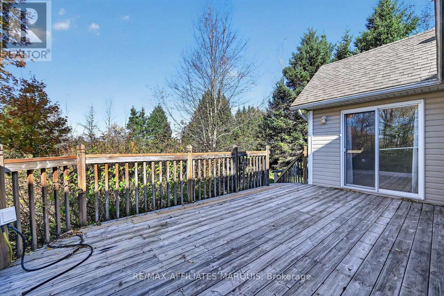 240 Noonan Road S Property Photo 40