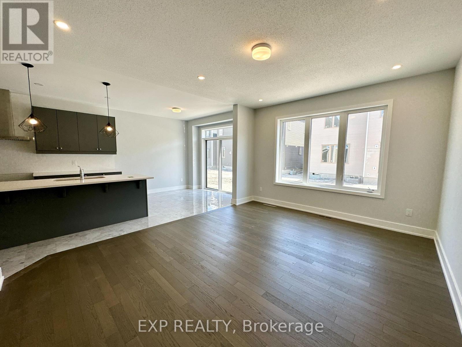 623 Cygnus Street Property Photo 3