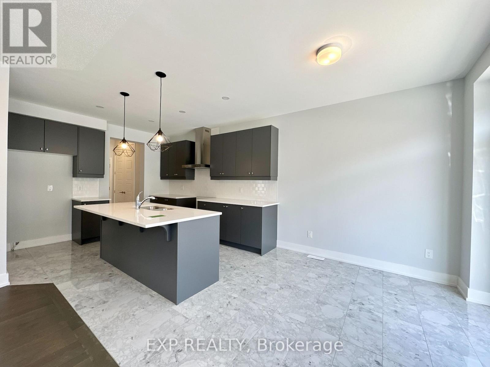 623 Cygnus Street Property Photo 4