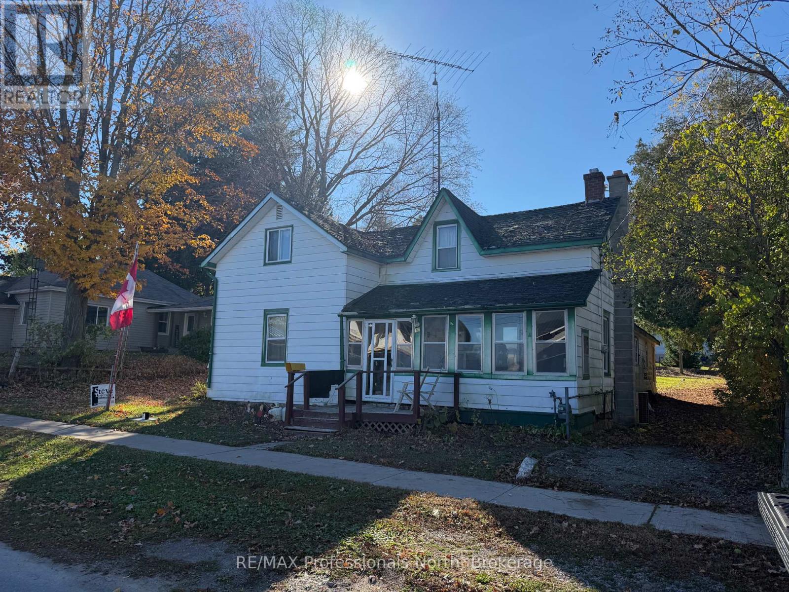 13 AMELIA STREET W Property Photo 1