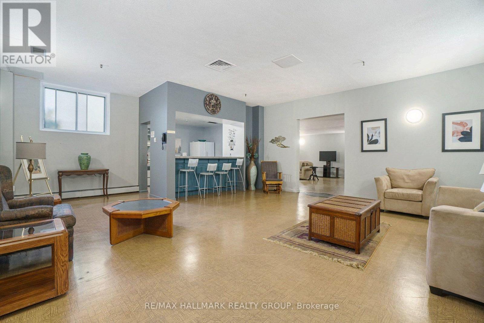 401 - 2630 Southvale Crescent Property Photo 22
