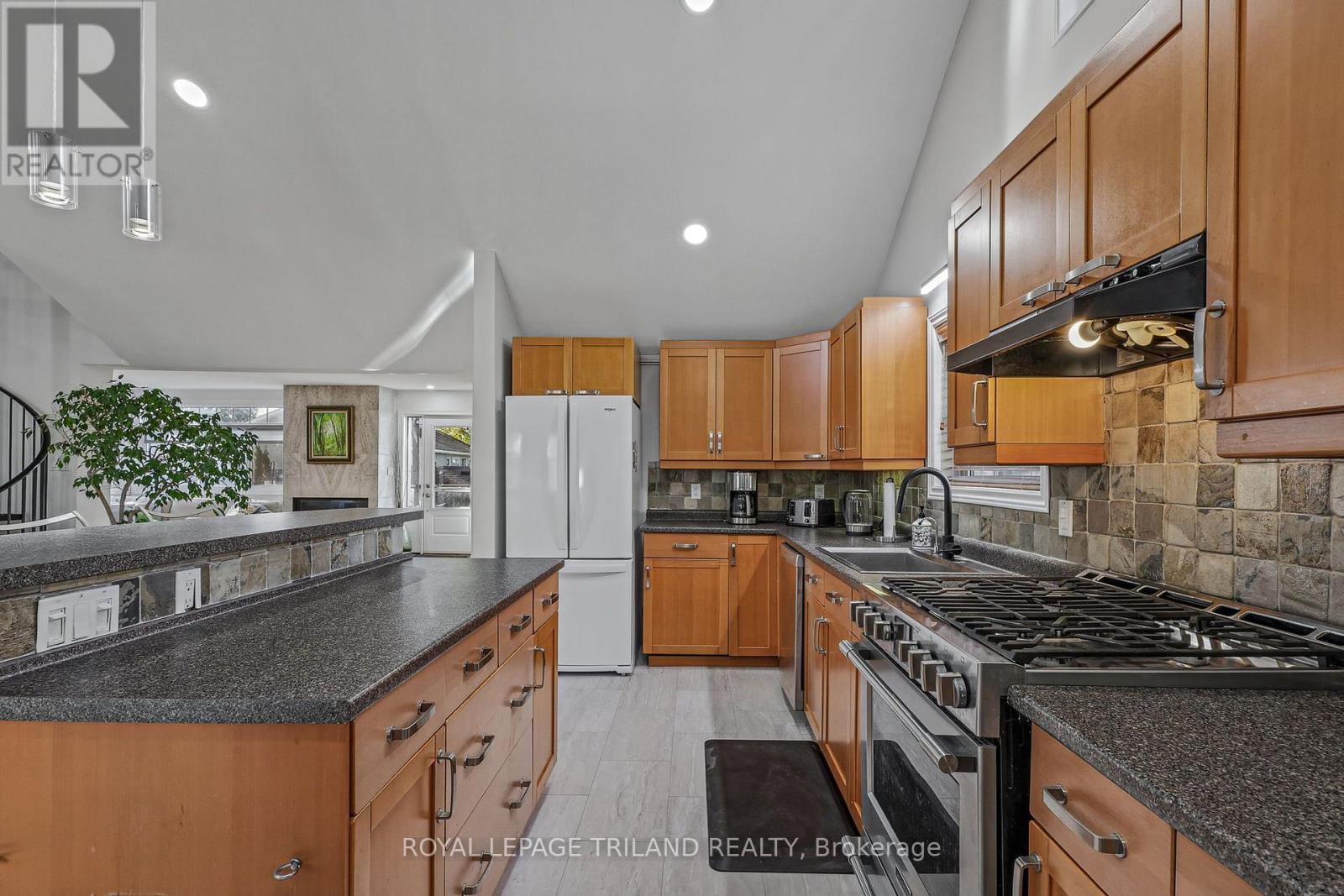 3137 Hale Street Property Photo 6