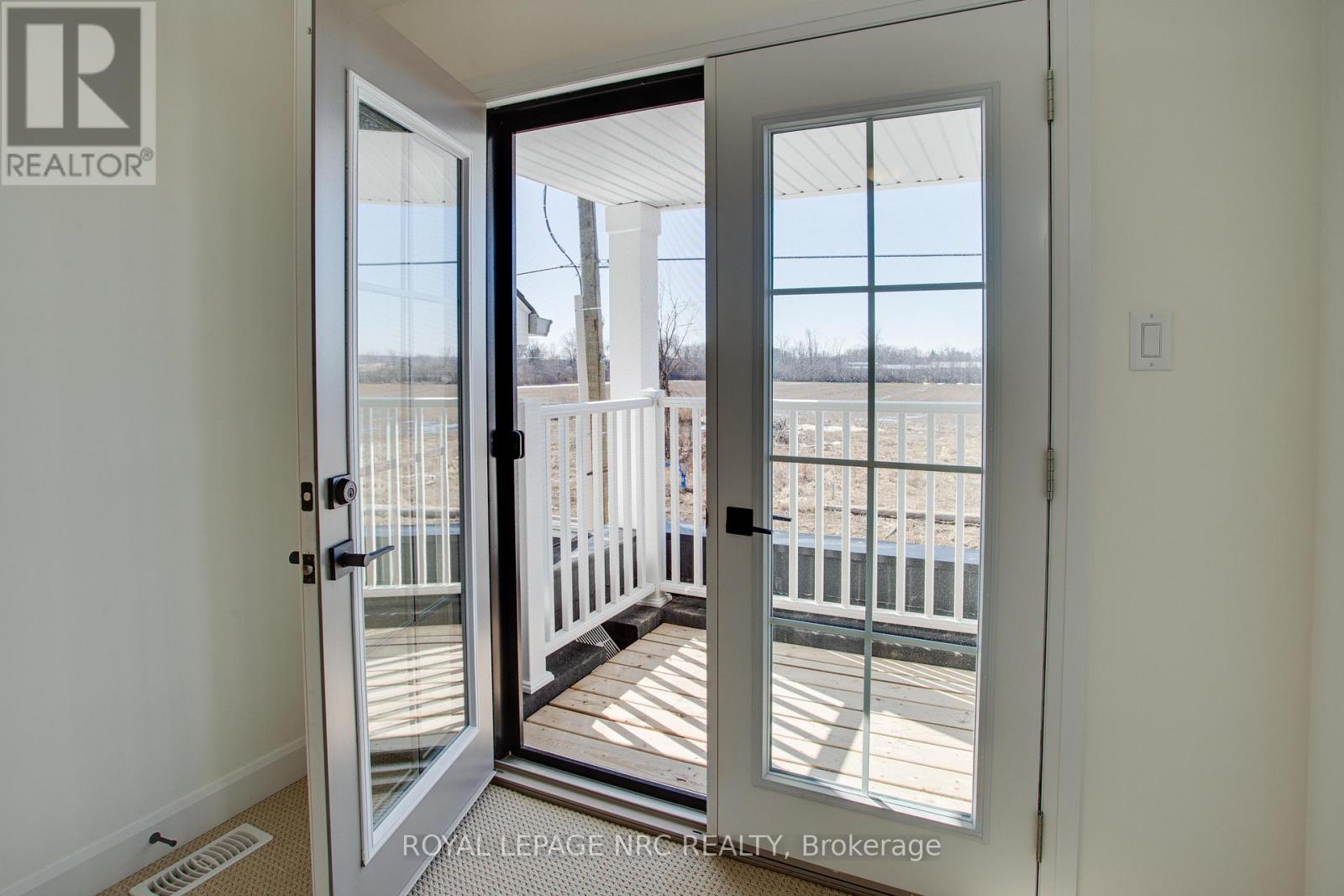 78 Beach Walk Crescent Property Photo 15