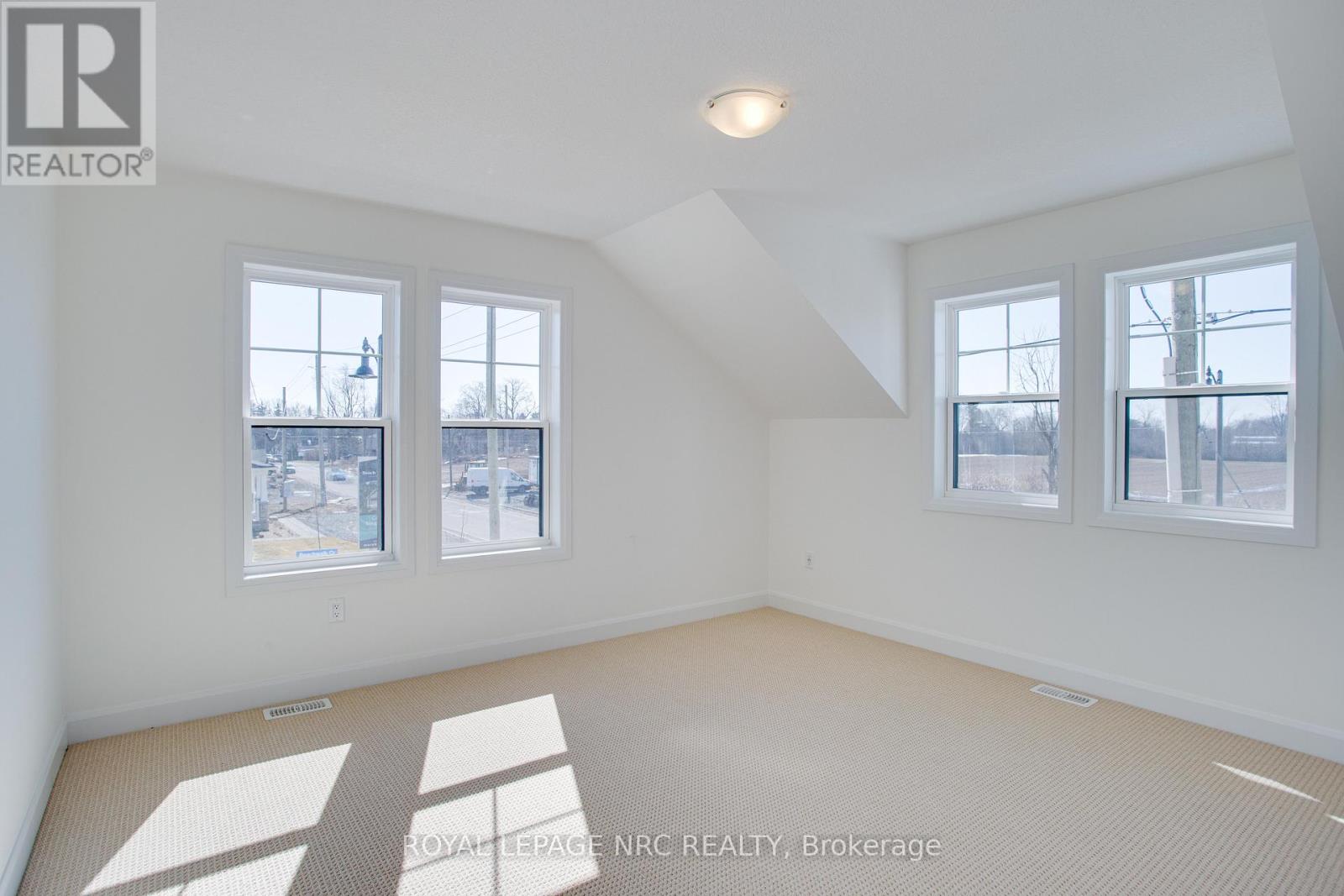 78 Beach Walk Crescent Property Photo 19