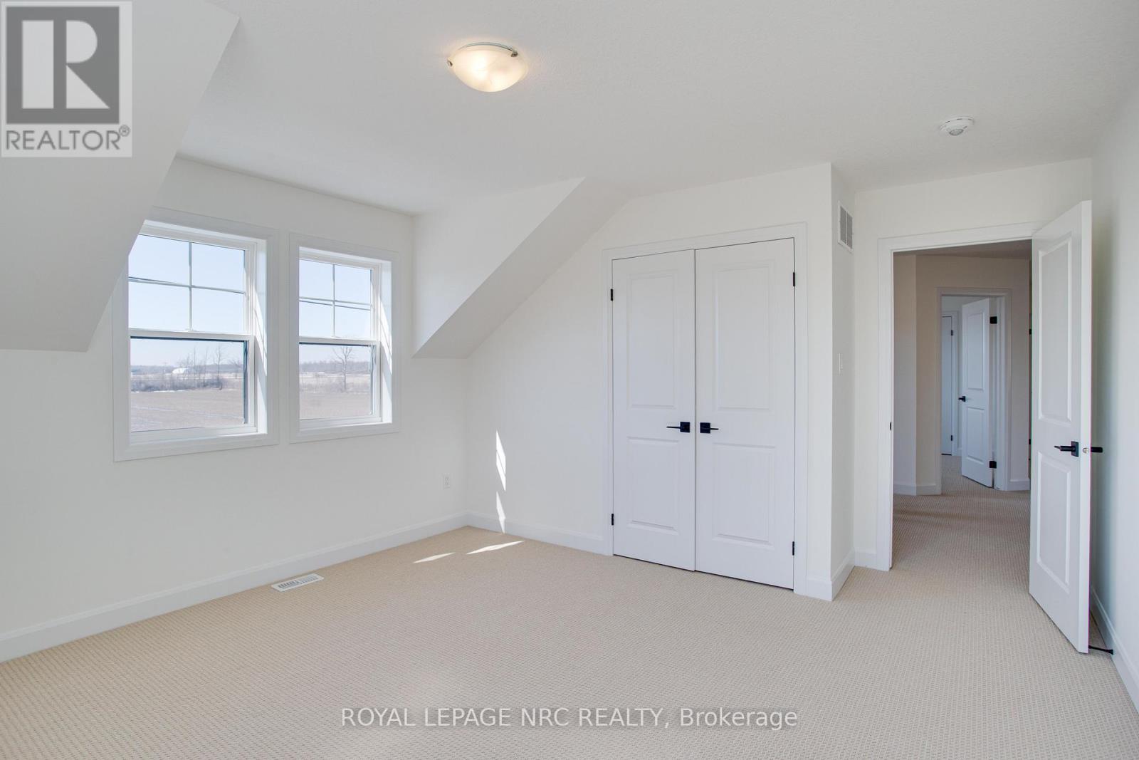 78 Beach Walk Crescent Property Photo 20