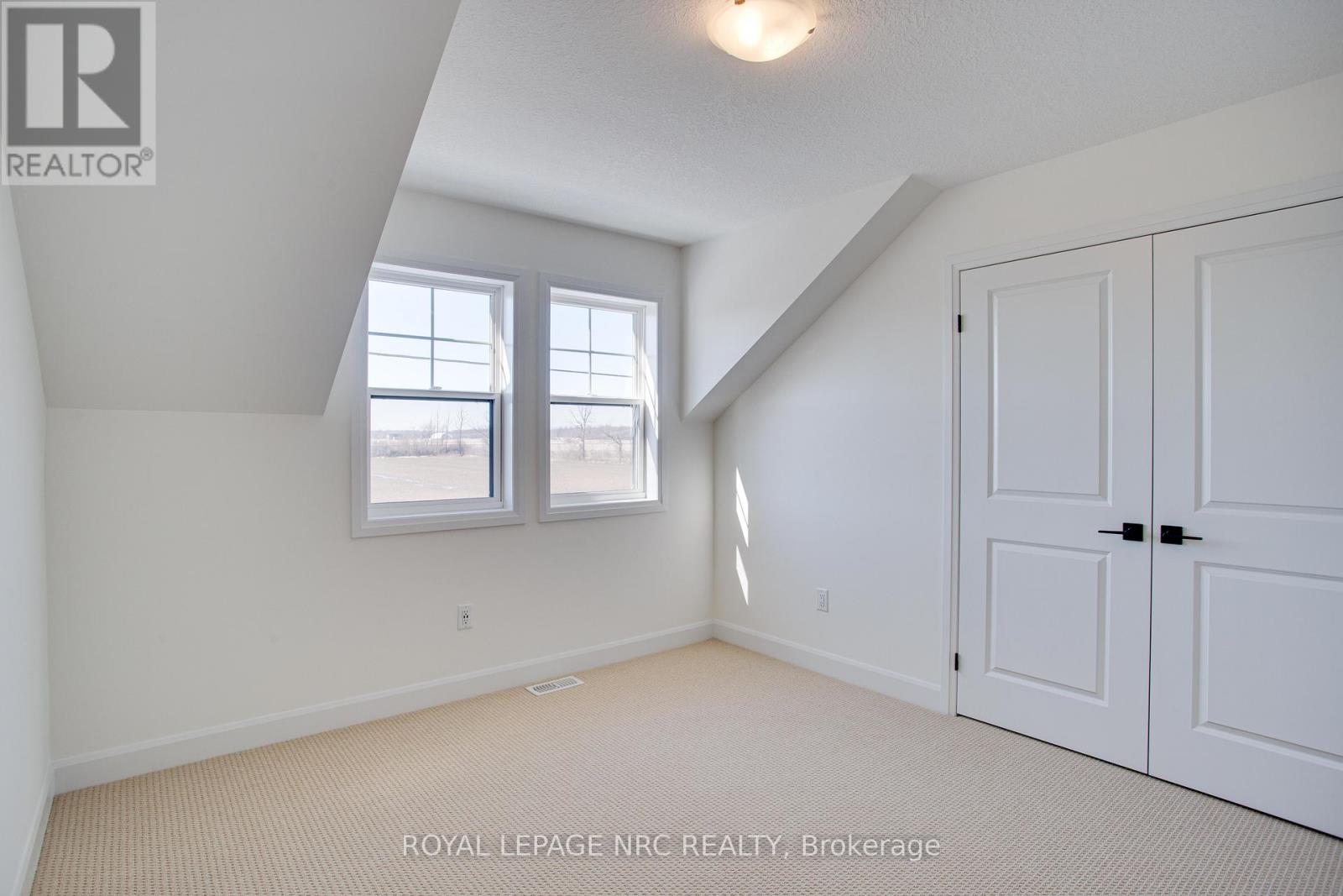 78 Beach Walk Crescent Property Photo 21