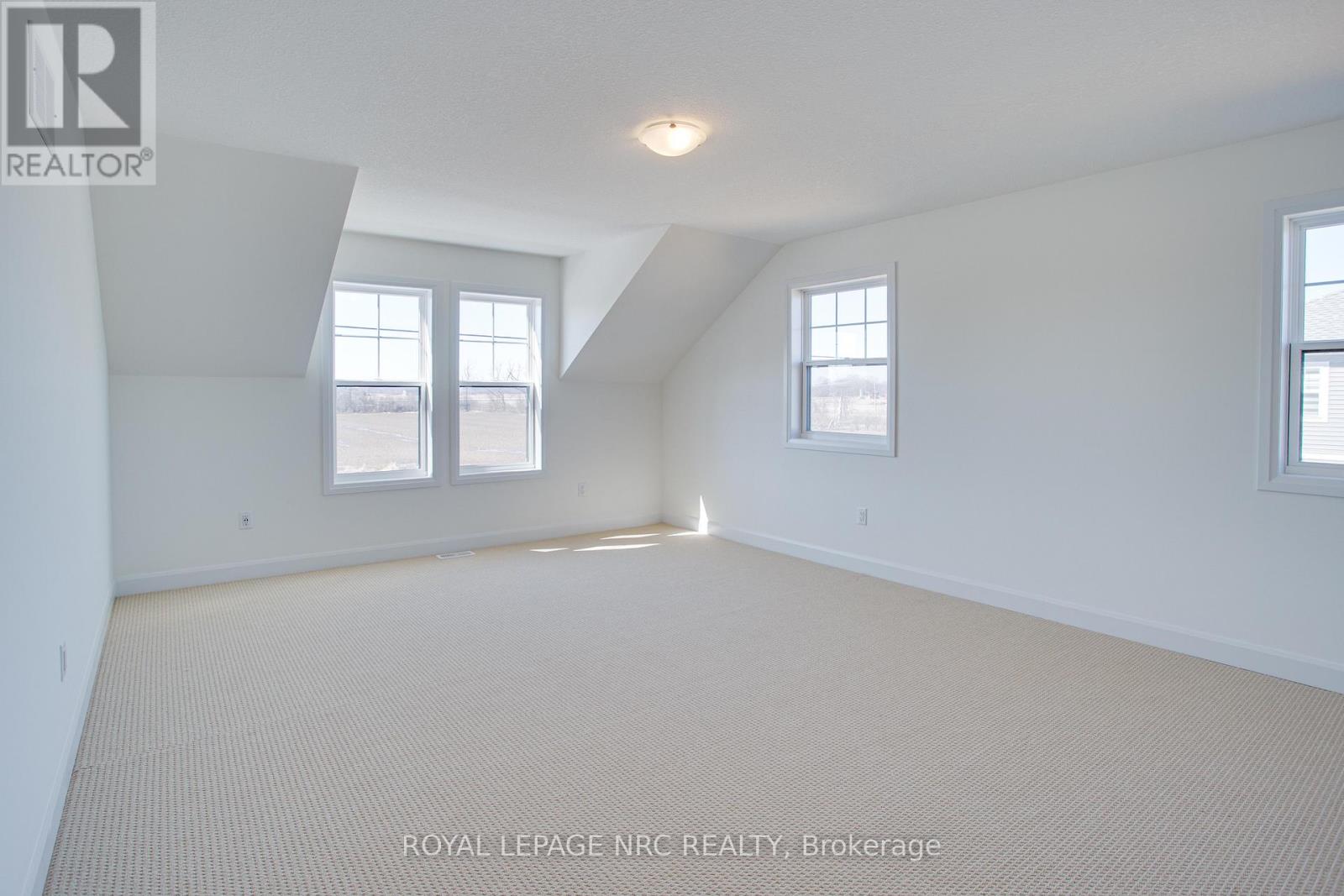 78 Beach Walk Crescent Property Photo 22