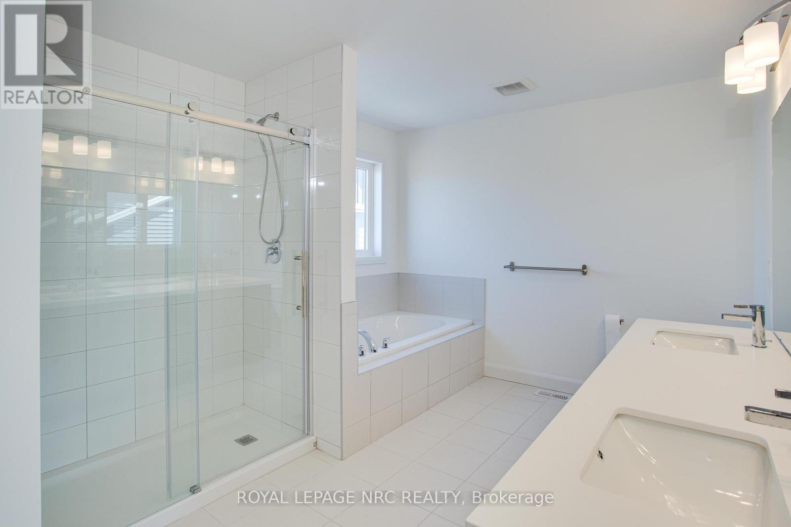 78 Beach Walk Crescent Property Photo 24
