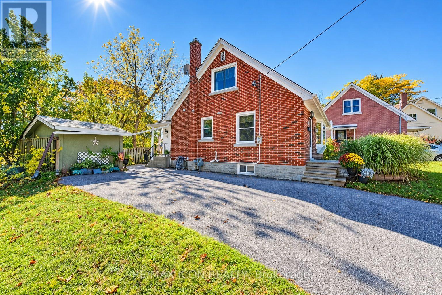 35 PLEASANT AVENUE Property Photo 1