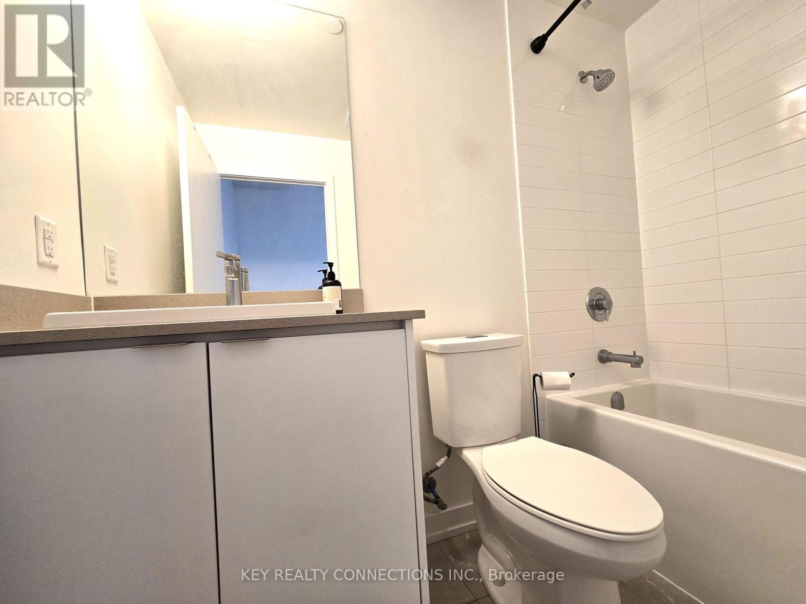 415 - 55 Duke Street W Property Photo 6