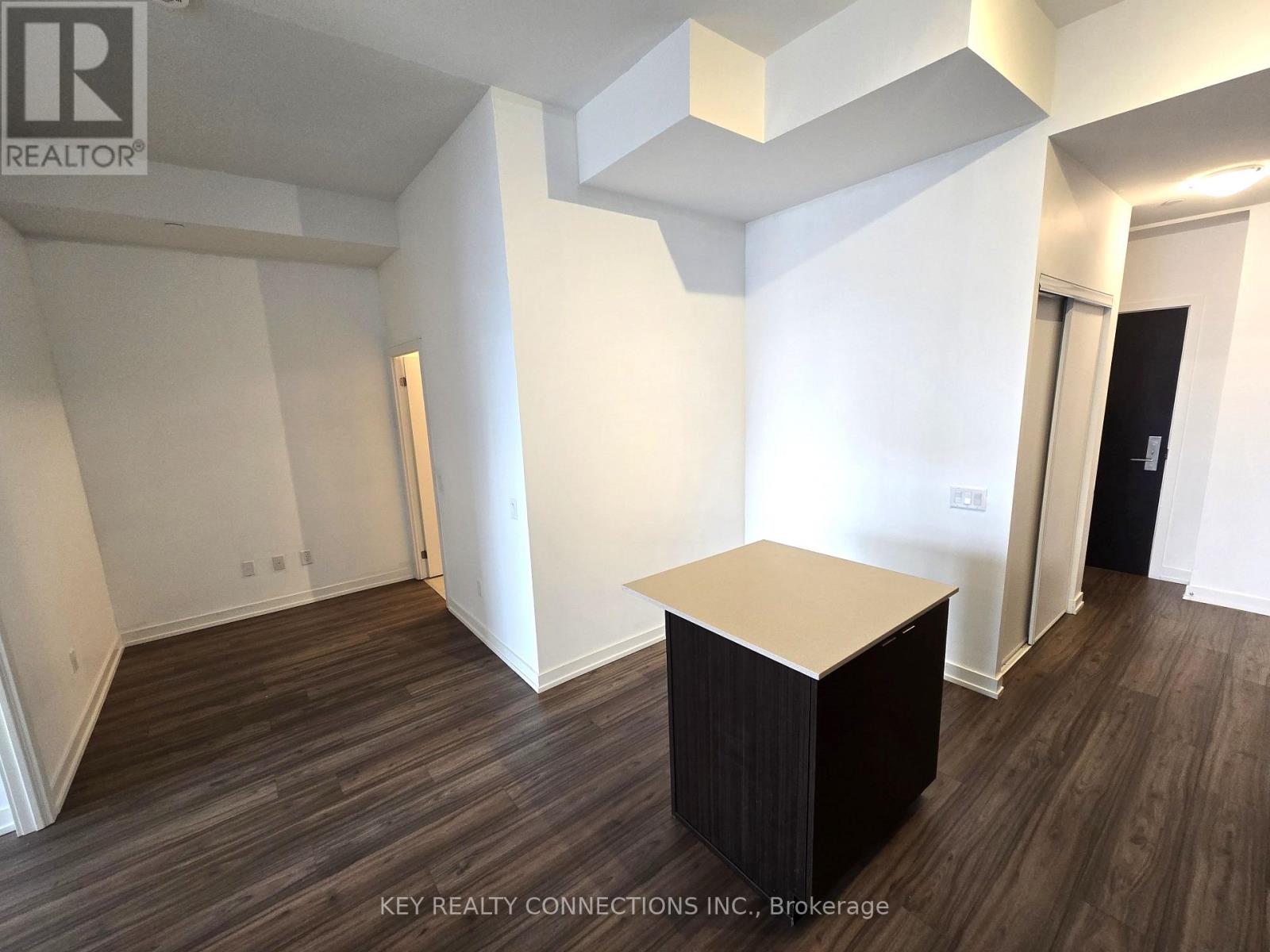 415 - 55 Duke Street W Property Photo 13