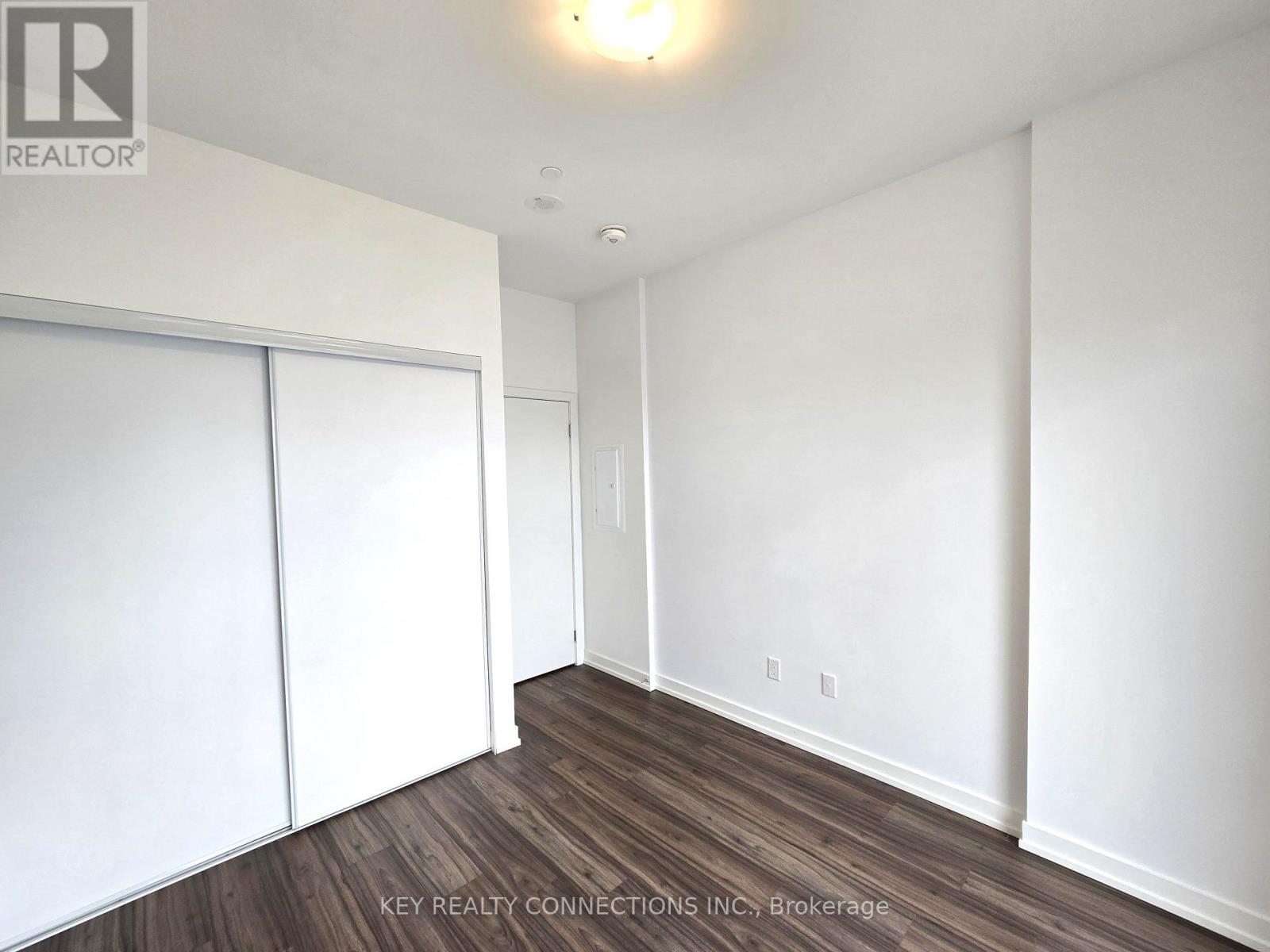 415 - 55 Duke Street W Property Photo 16