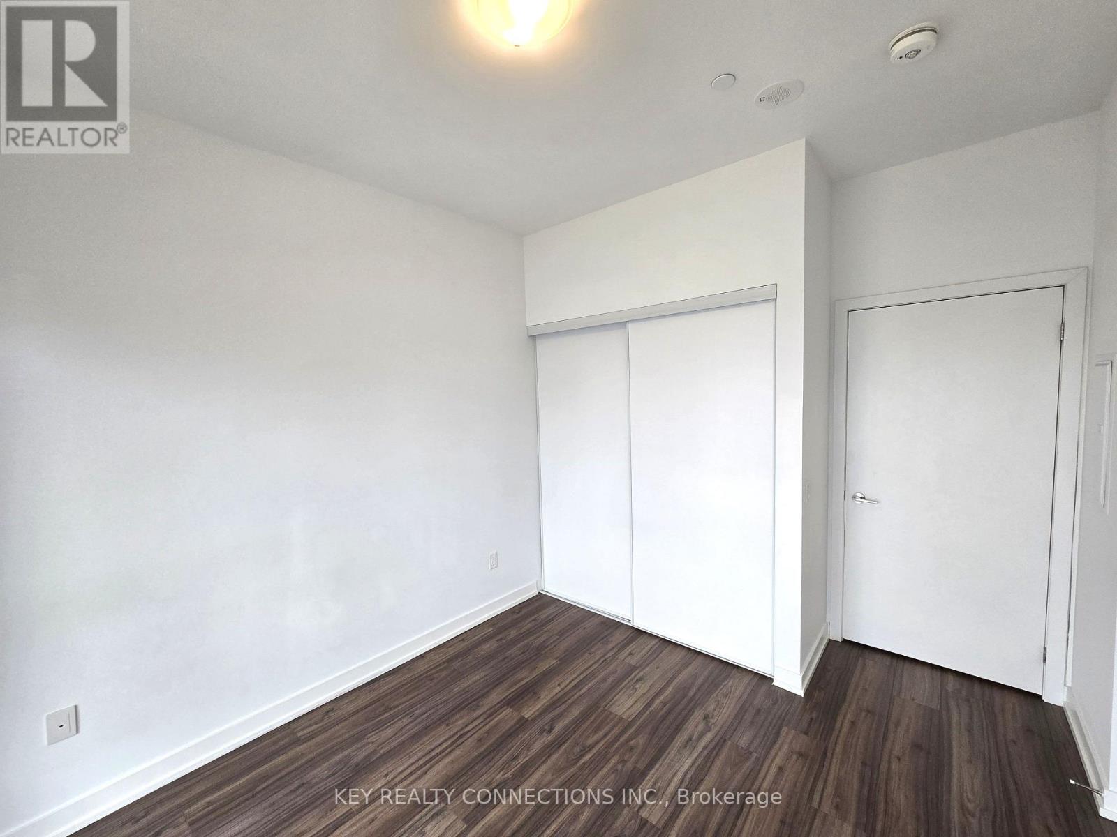 415 - 55 Duke Street W Property Photo 17