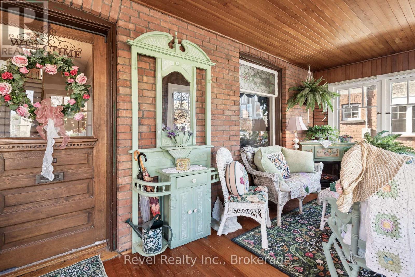 27 Francis Street Property Photo 6