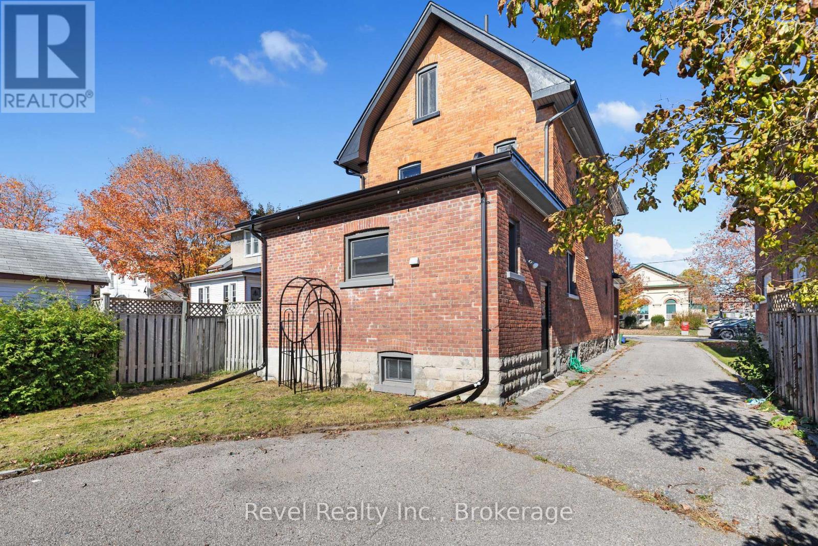 27 Francis Street Property Photo 36
