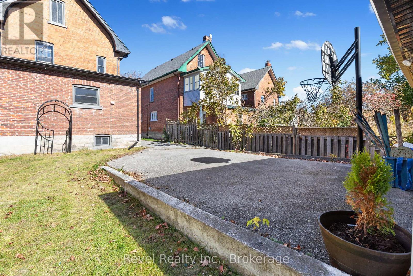 27 Francis Street Property Photo 44