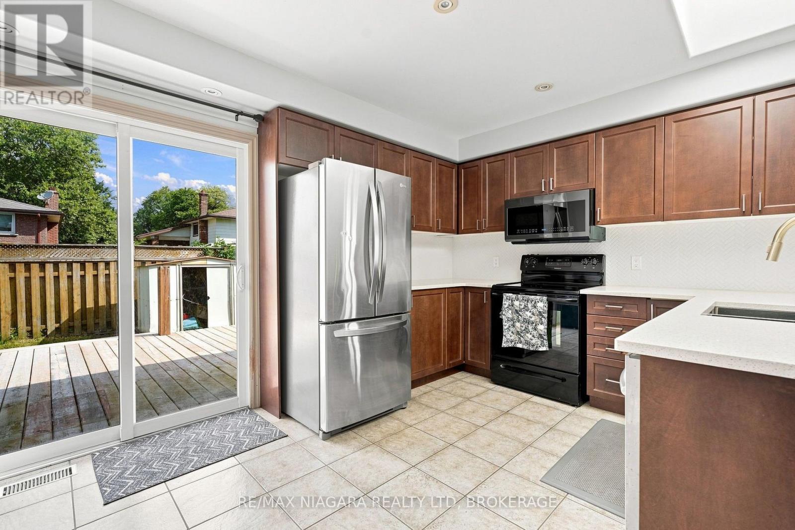 262 Draper's Street Property Photo 8