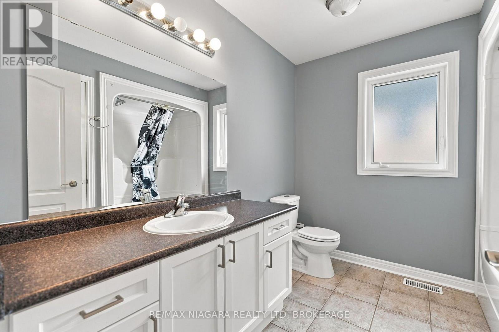 262 Draper's Street Property Photo 12