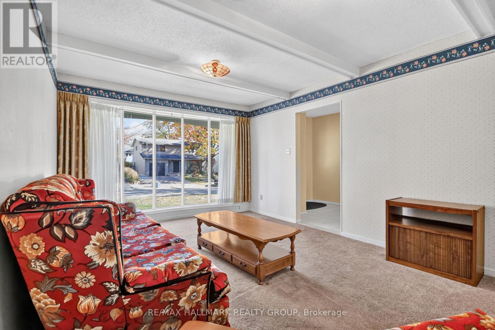 8 Burnview Crescent Property Photo 4