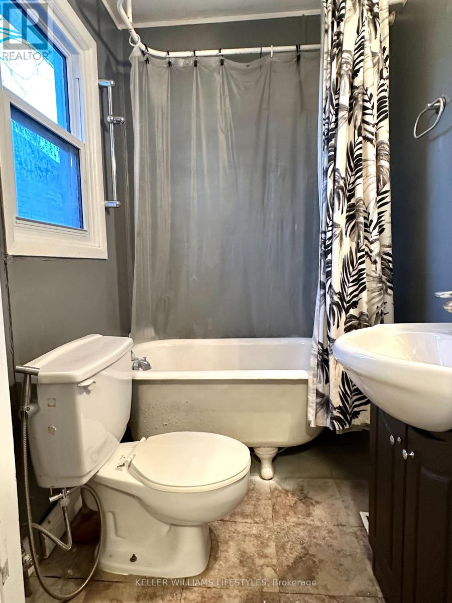 491 Charlotte Street Property Photo 12