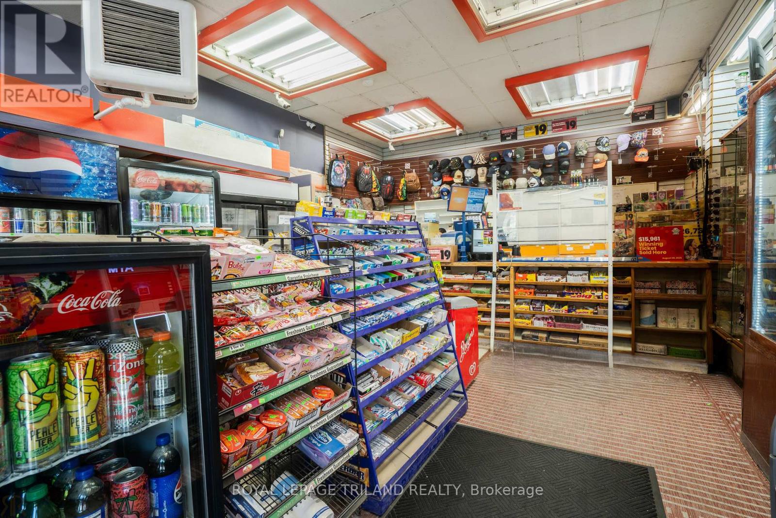 163 Dundas Street E Property Photo 6