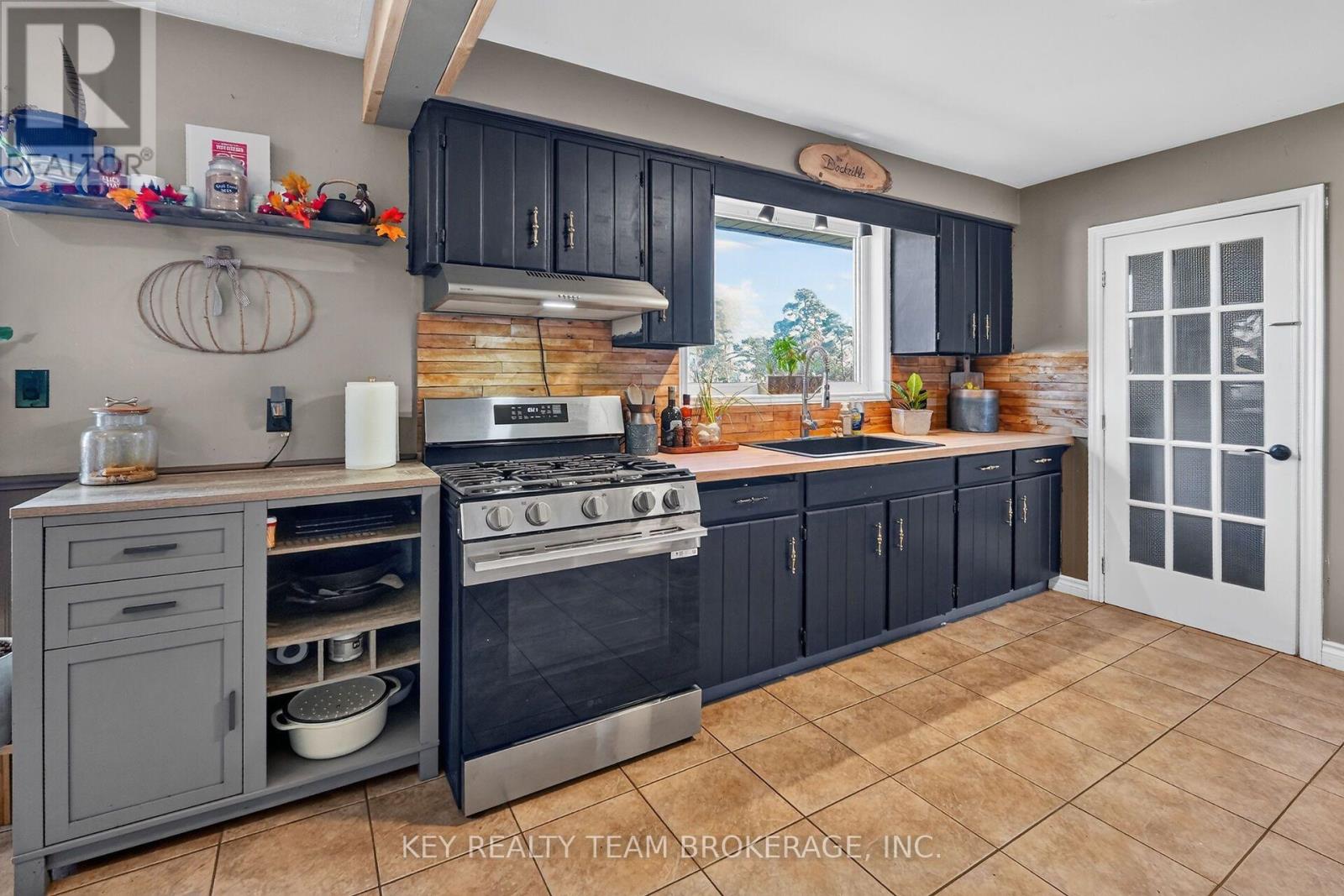 3216 Hall Road Property Photo 14