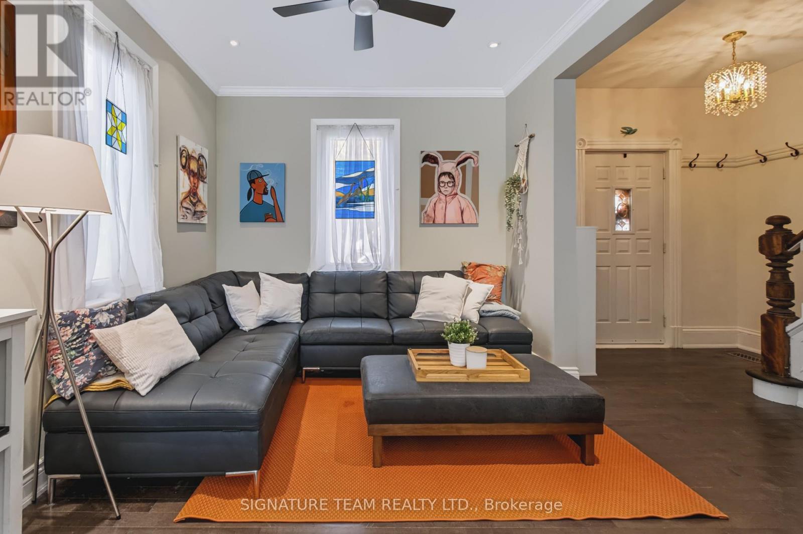 376 Centre Street Property Photo 5