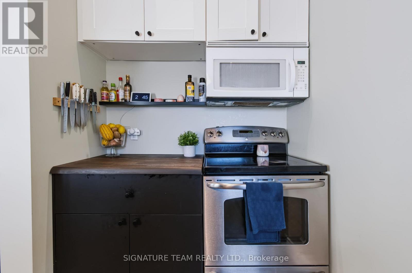 376 Centre Street Property Photo 11