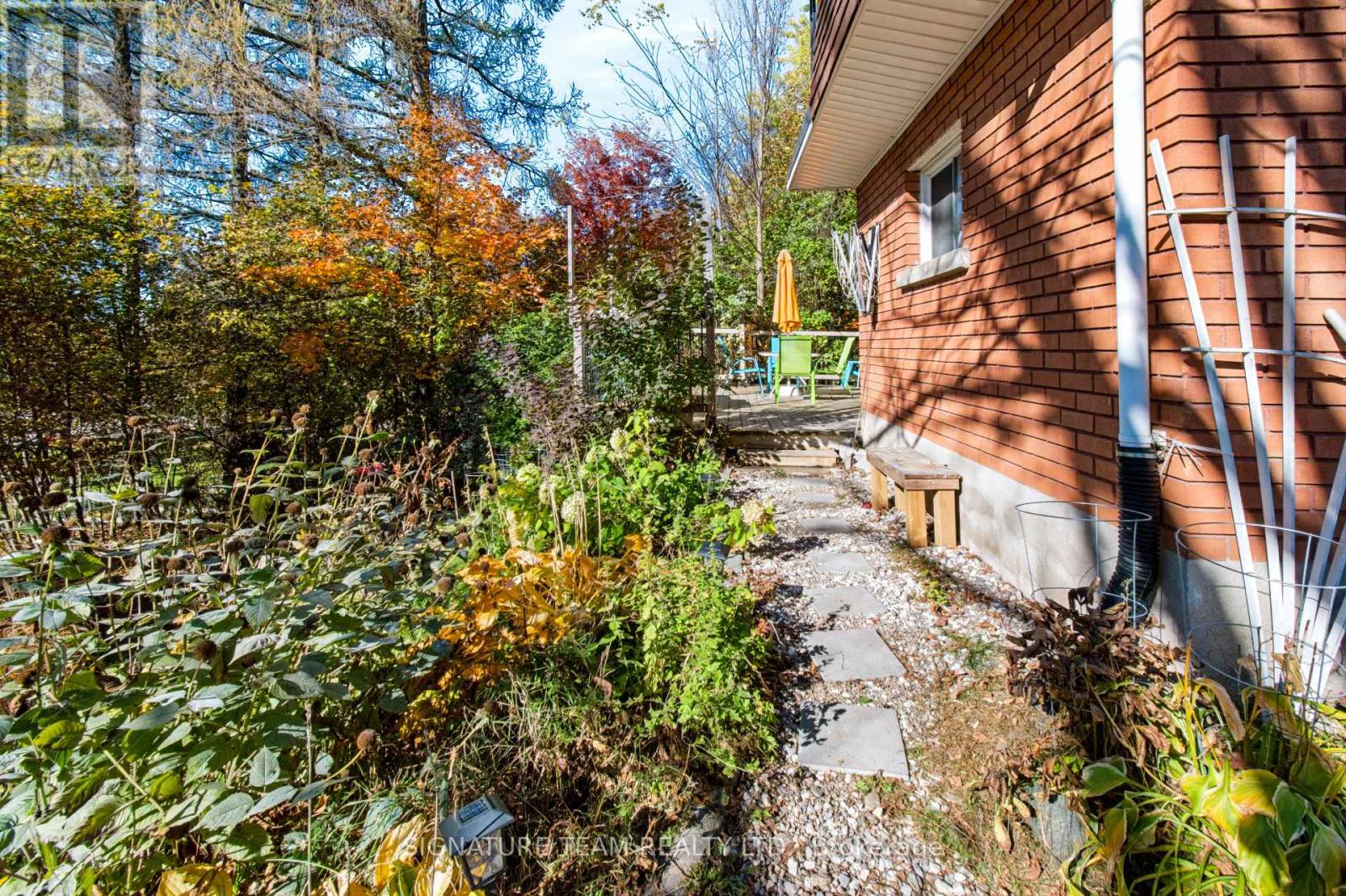 376 Centre Street Property Photo 24