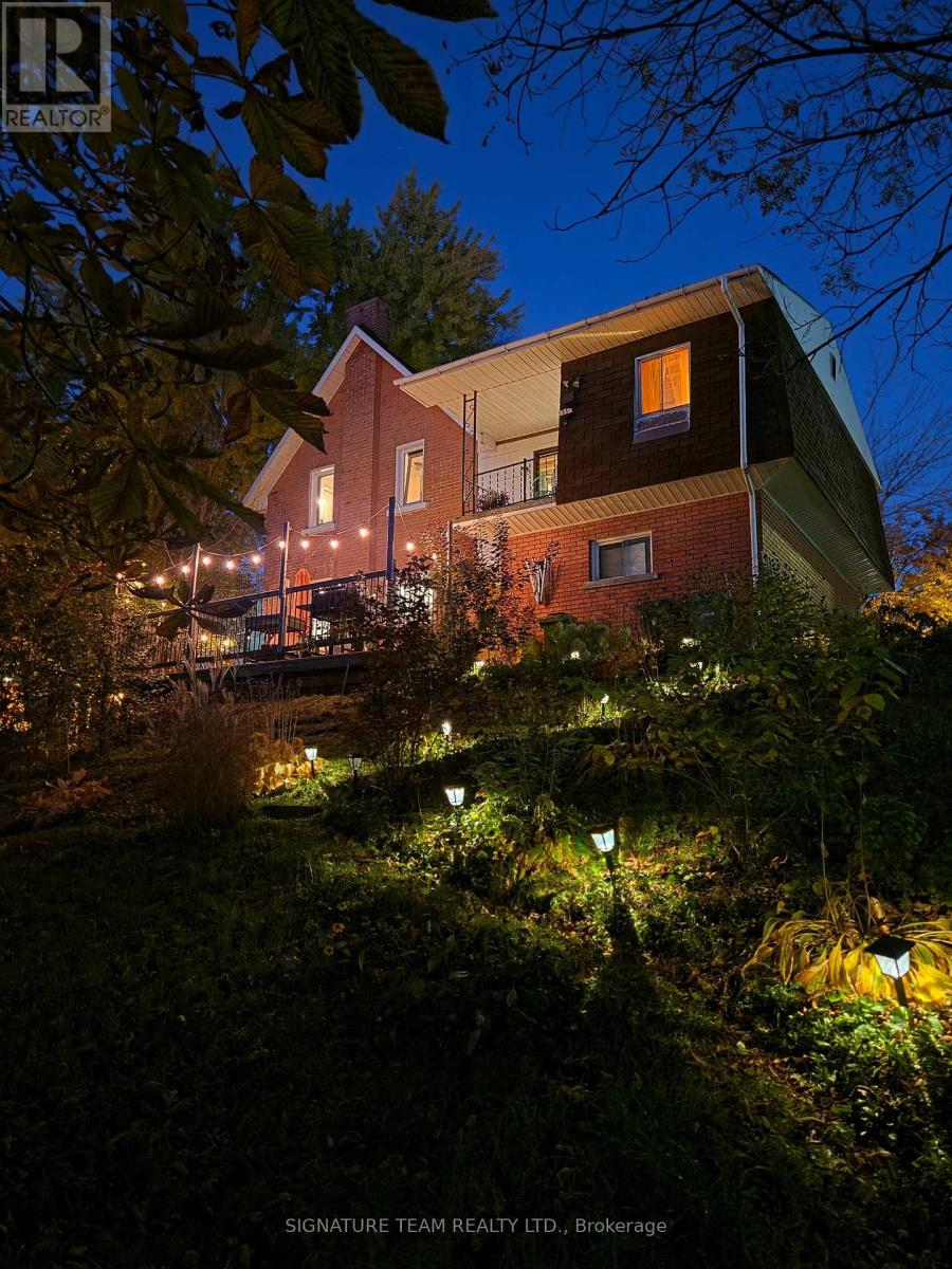 376 Centre Street Property Photo 29