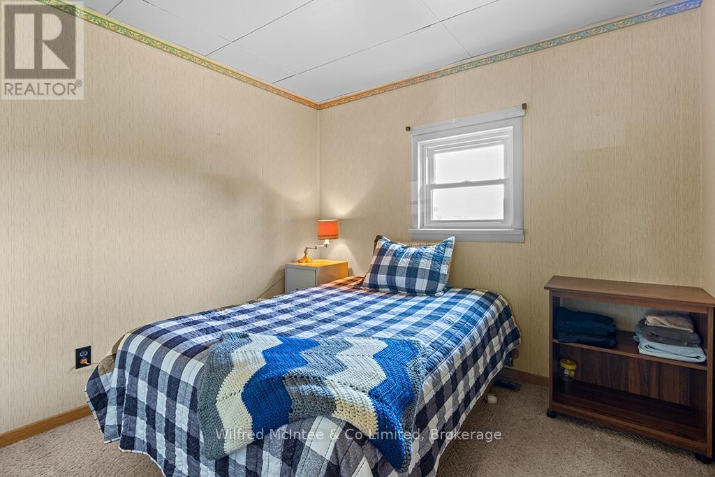 242287 16 Concession Property Photo 16