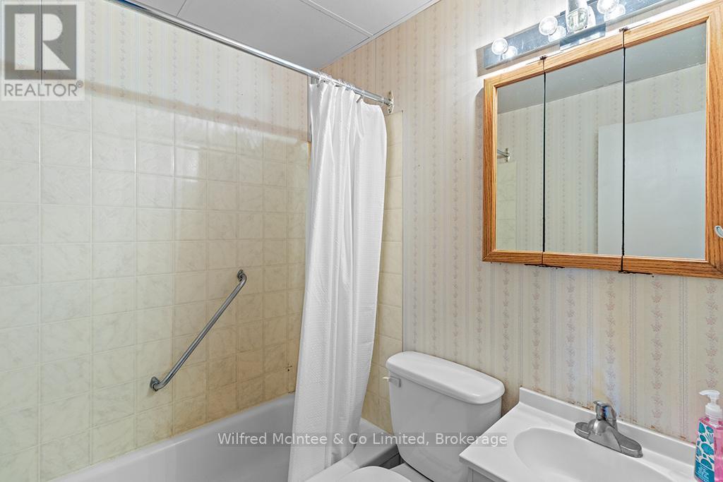 242287 16 Concession Property Photo 18