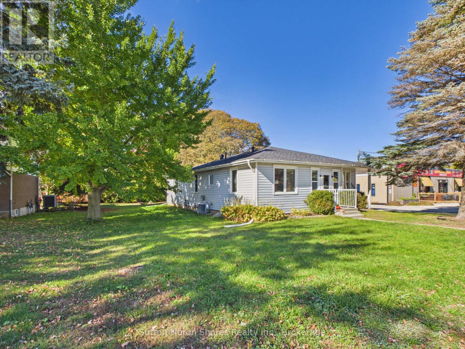 366 Goderich Street Property Photo 4