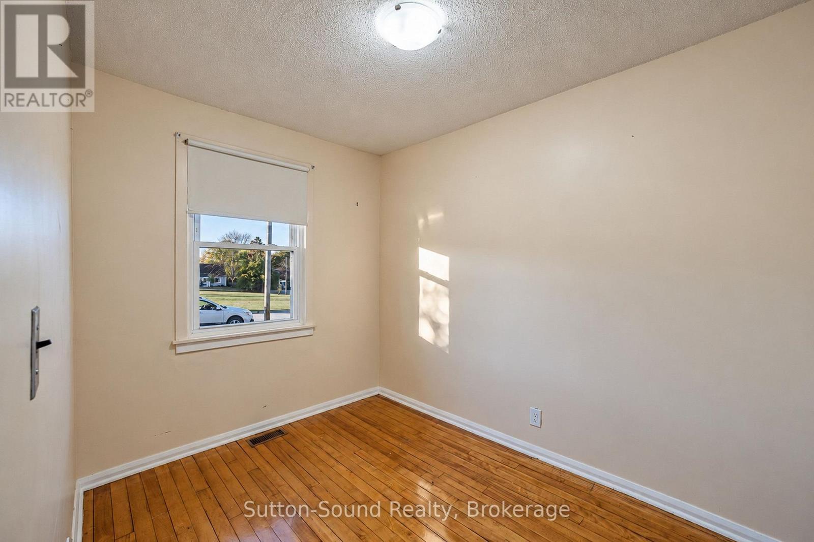 720 5th St East Street E Property Photo 18