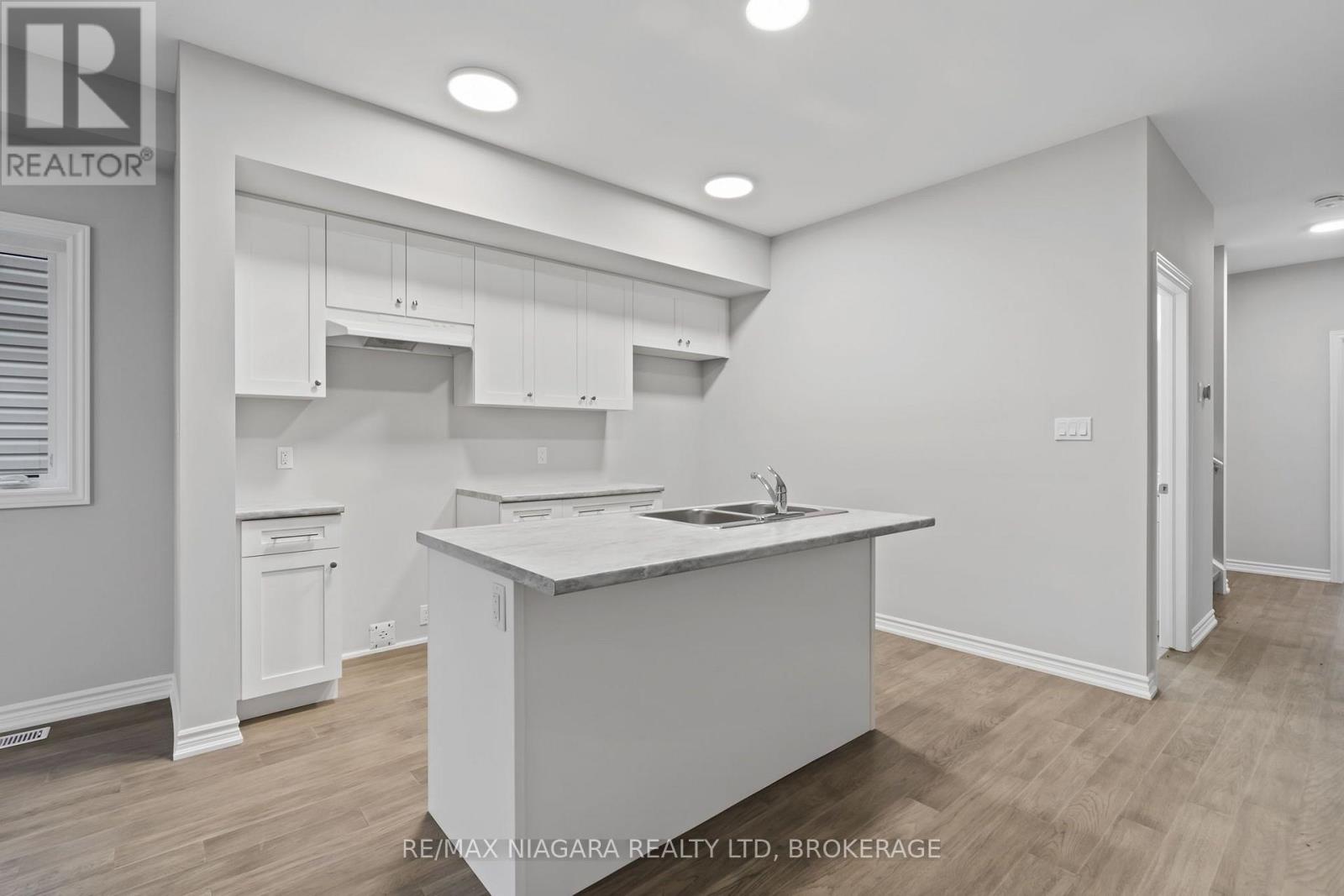 51 Superior Street Property Photo 8