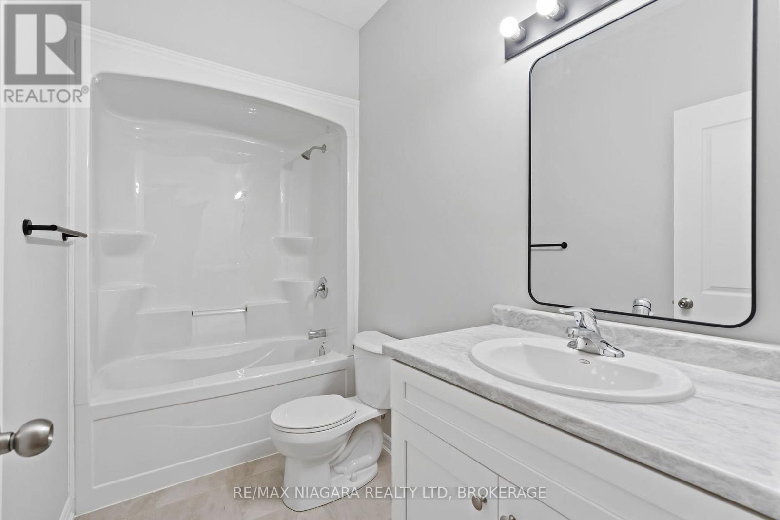 51 Superior Street Property Photo 10