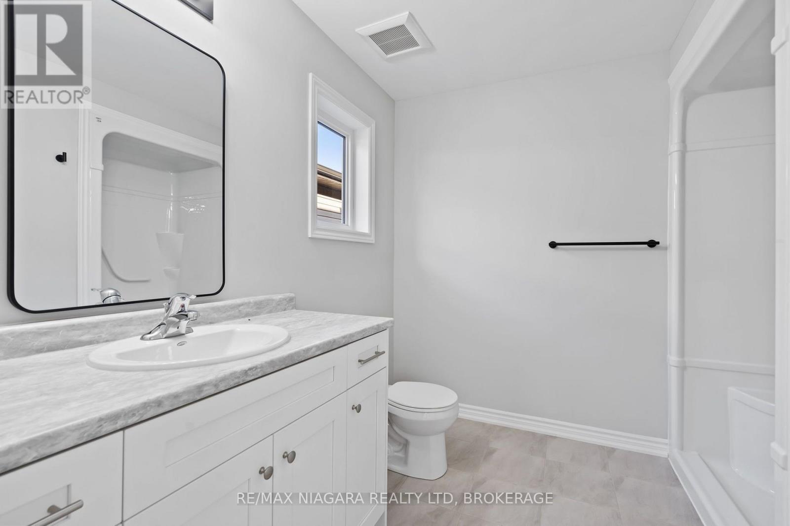 51 Superior Street Property Photo 16