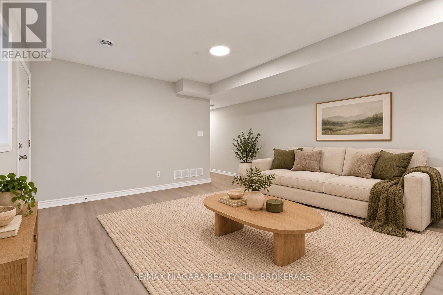 51 Superior Street Property Photo 20