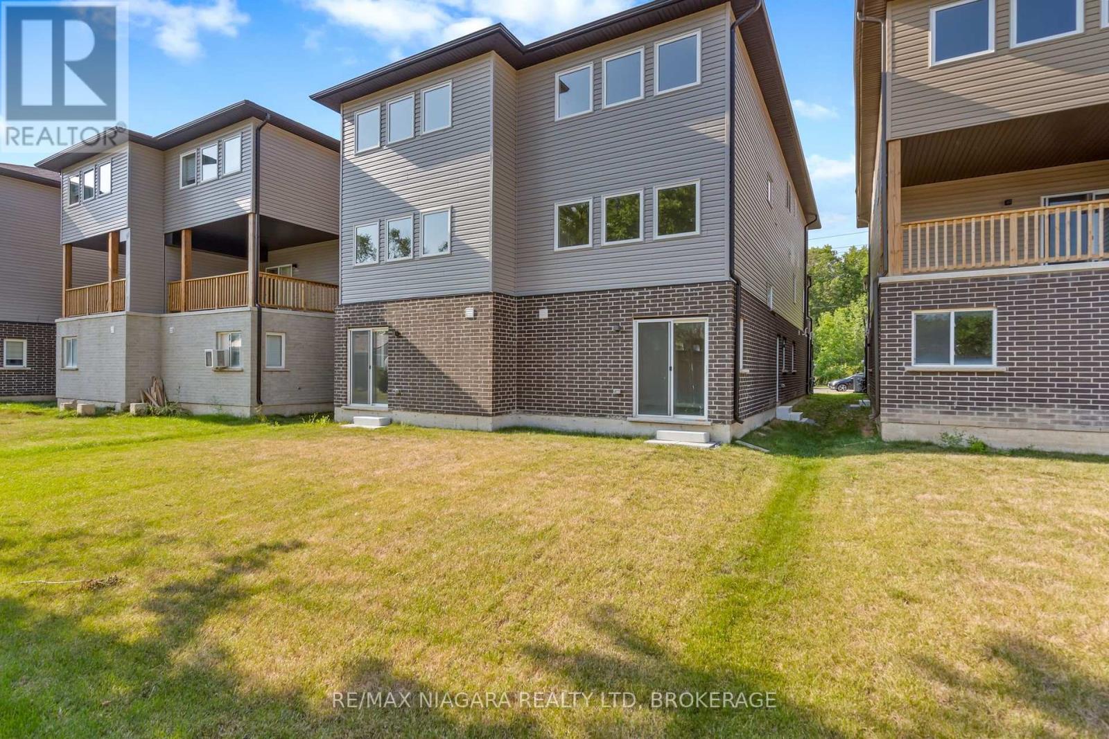 51 Superior Street Property Photo 24