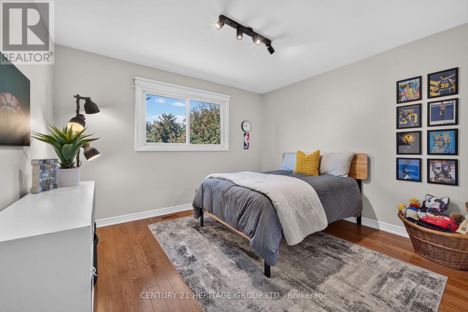 19 Meadowbrook Crescent Property Photo 22
