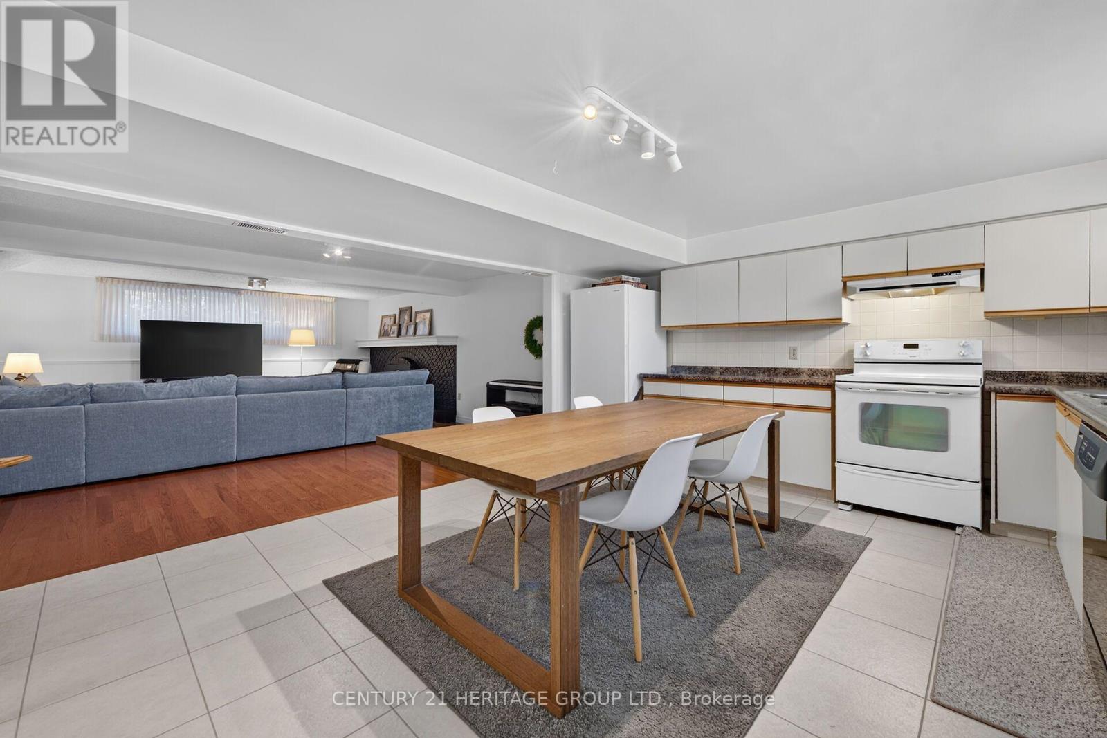 19 Meadowbrook Crescent Property Photo 31