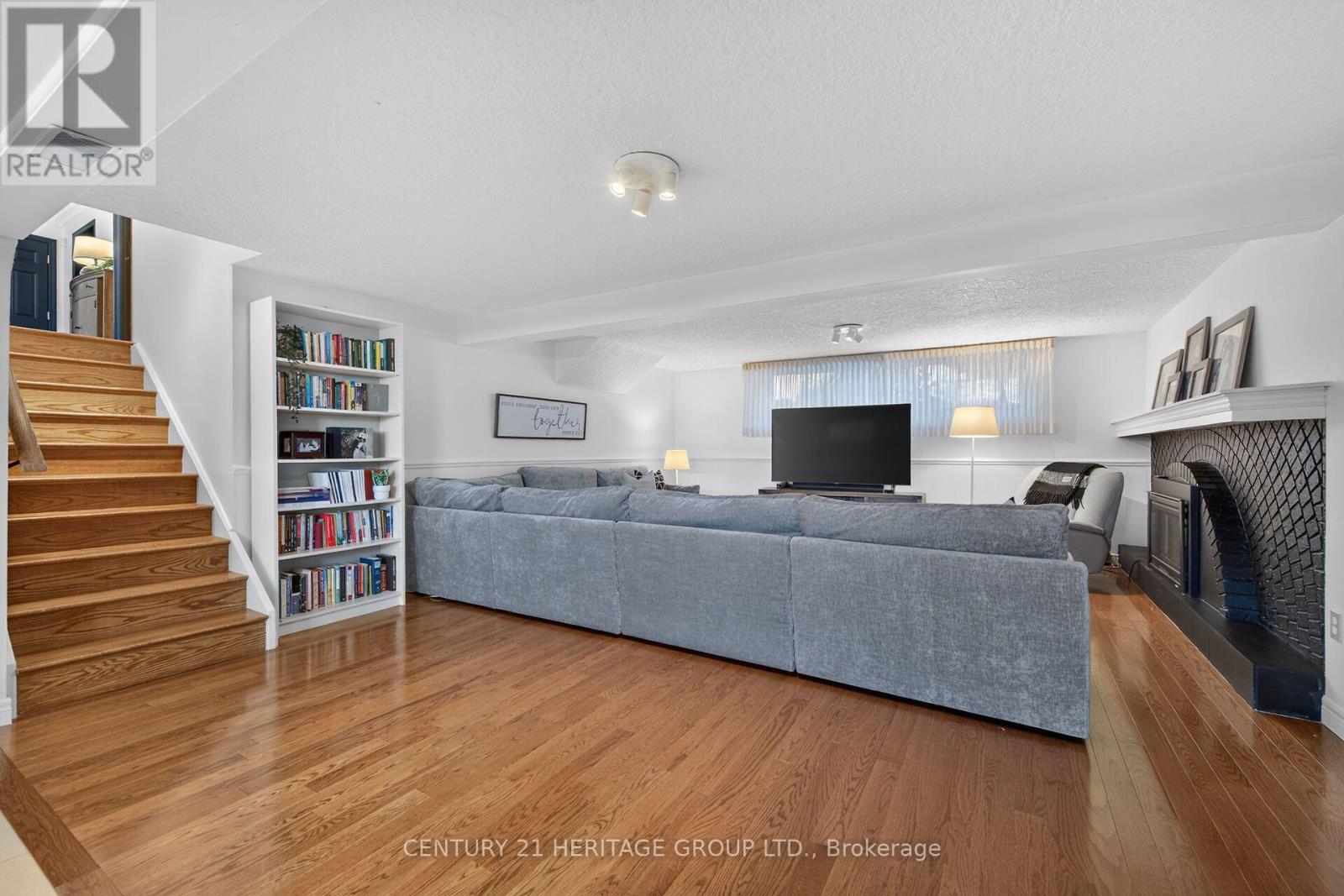 19 Meadowbrook Crescent Property Photo 32