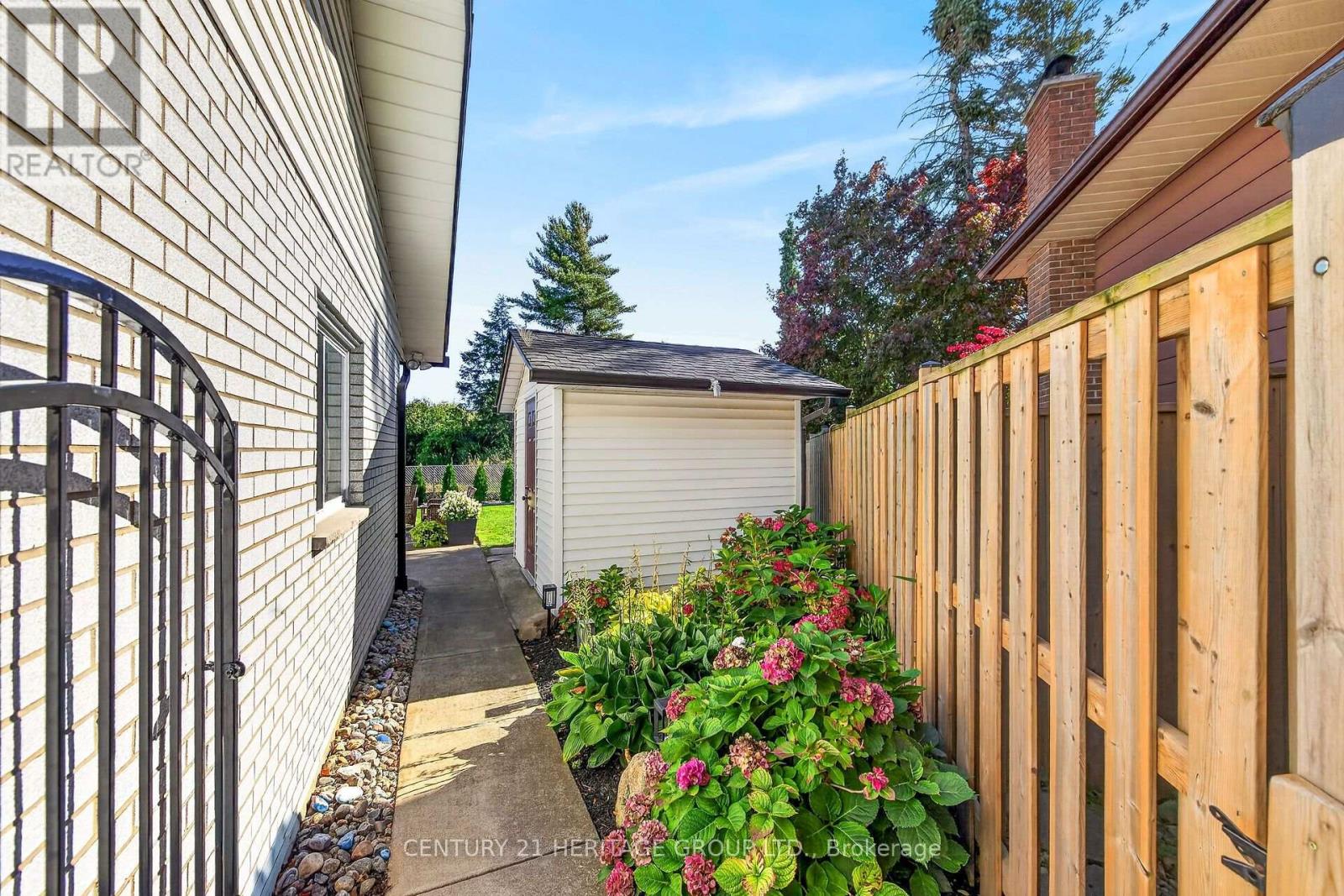 19 Meadowbrook Crescent Property Photo 42