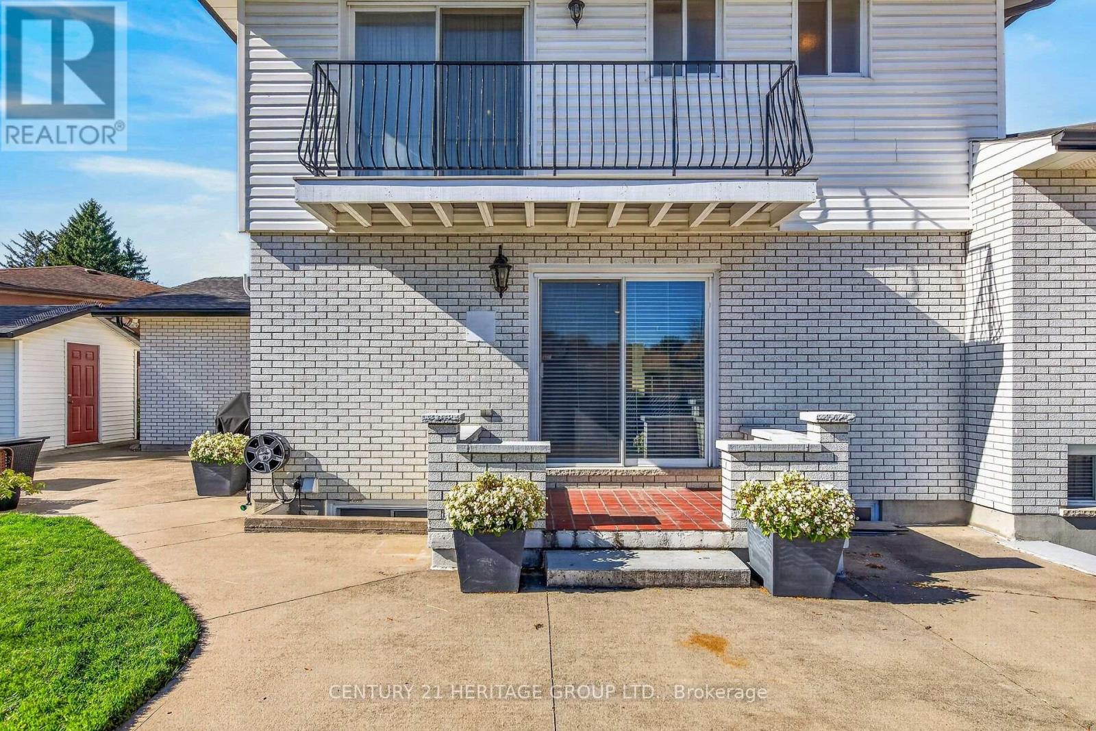 19 Meadowbrook Crescent Property Photo 49