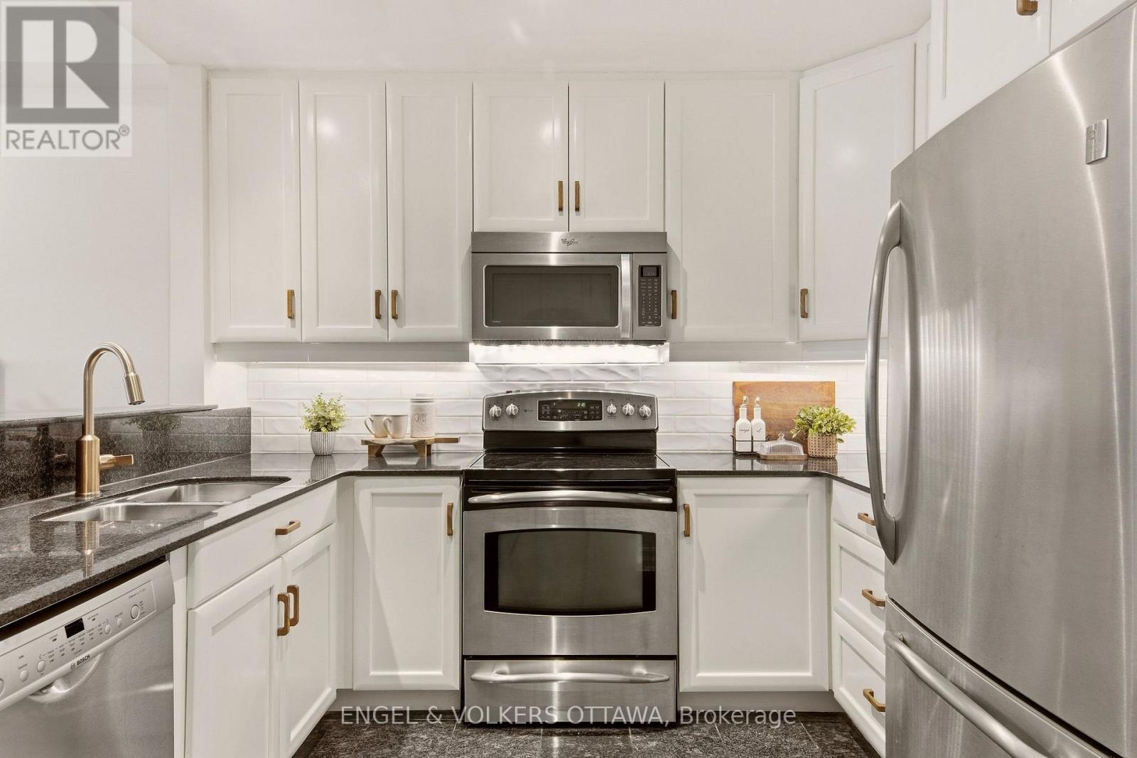 312 - 320 Mcleod Street Property Photo 4