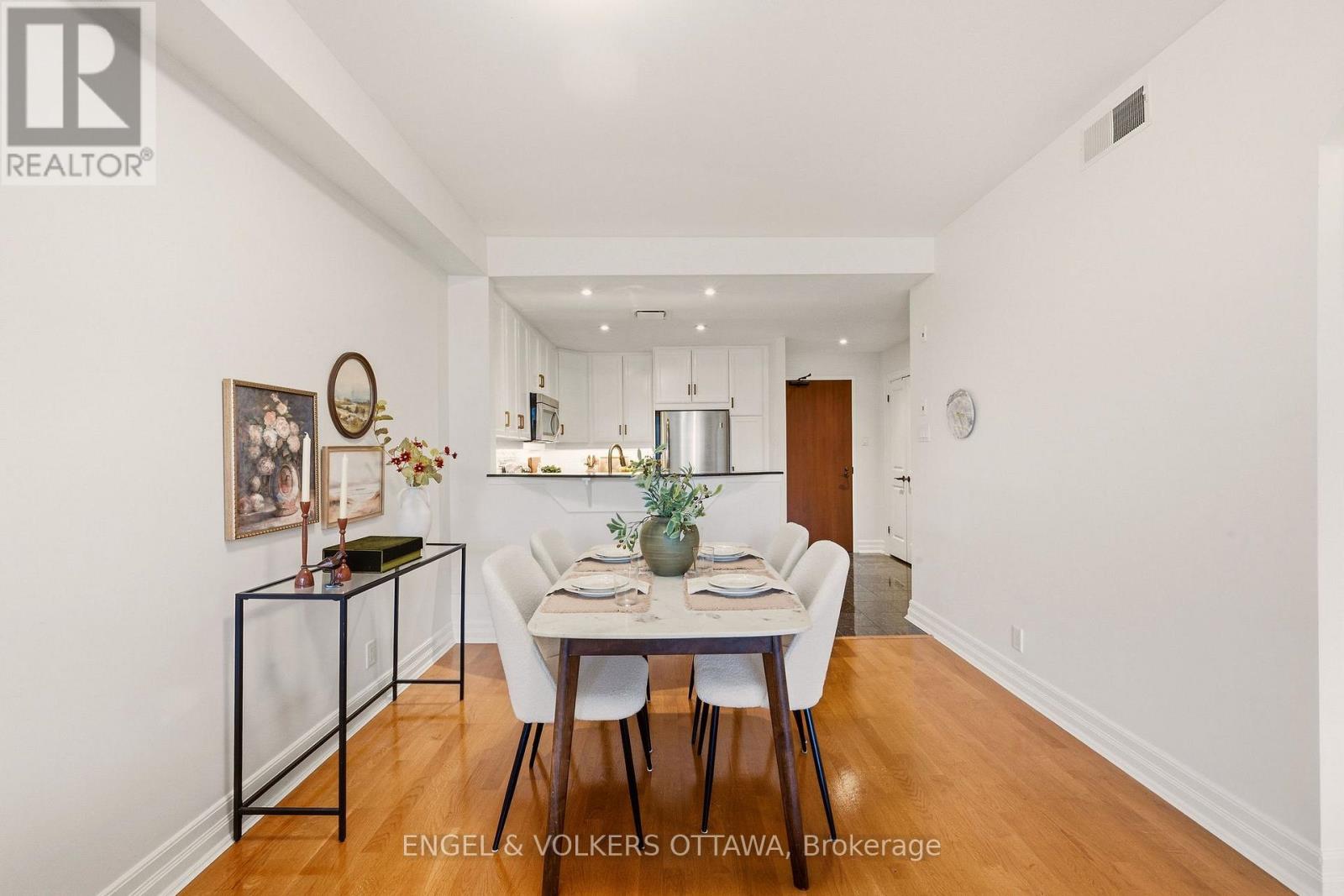 312 - 320 Mcleod Street Property Photo 9
