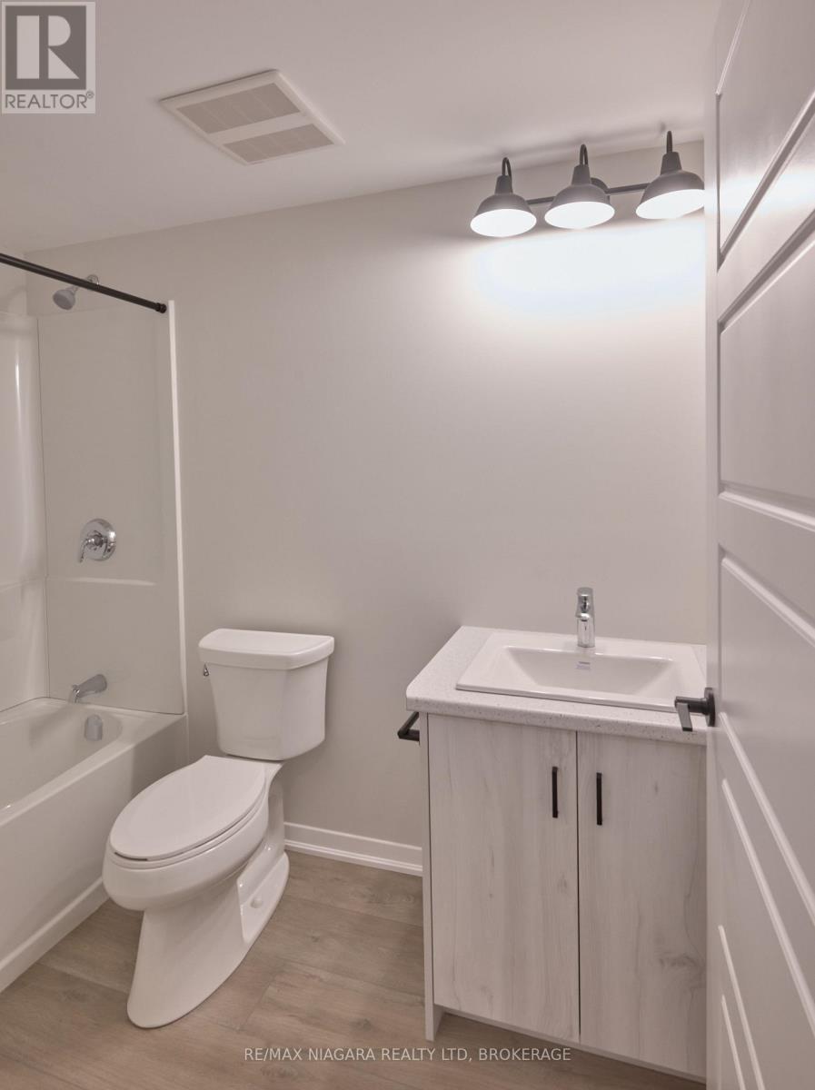 301 - 3998 Victoria Avenue Property Photo 11
