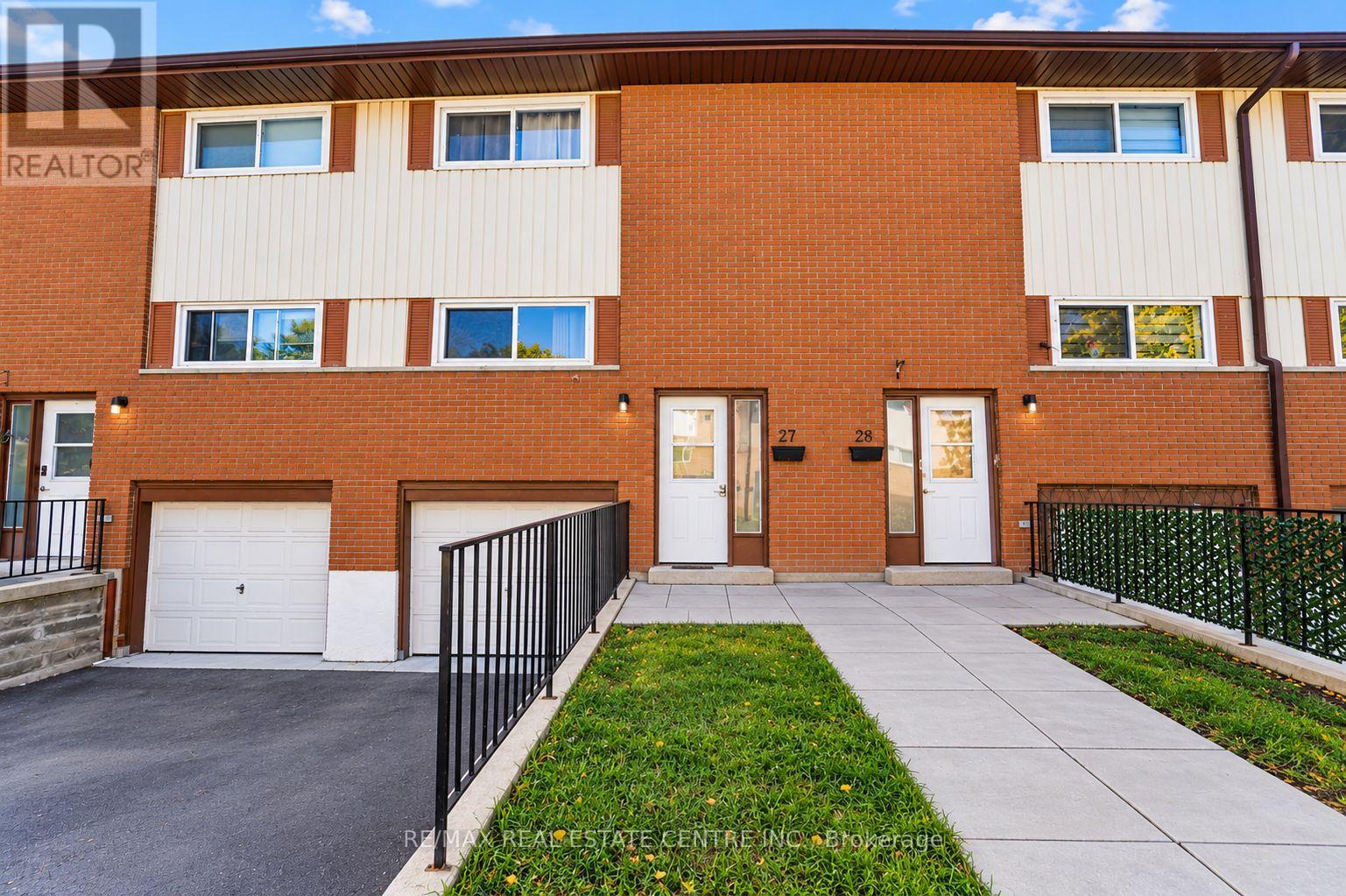 27 Woodman Drive N Property Photo 1