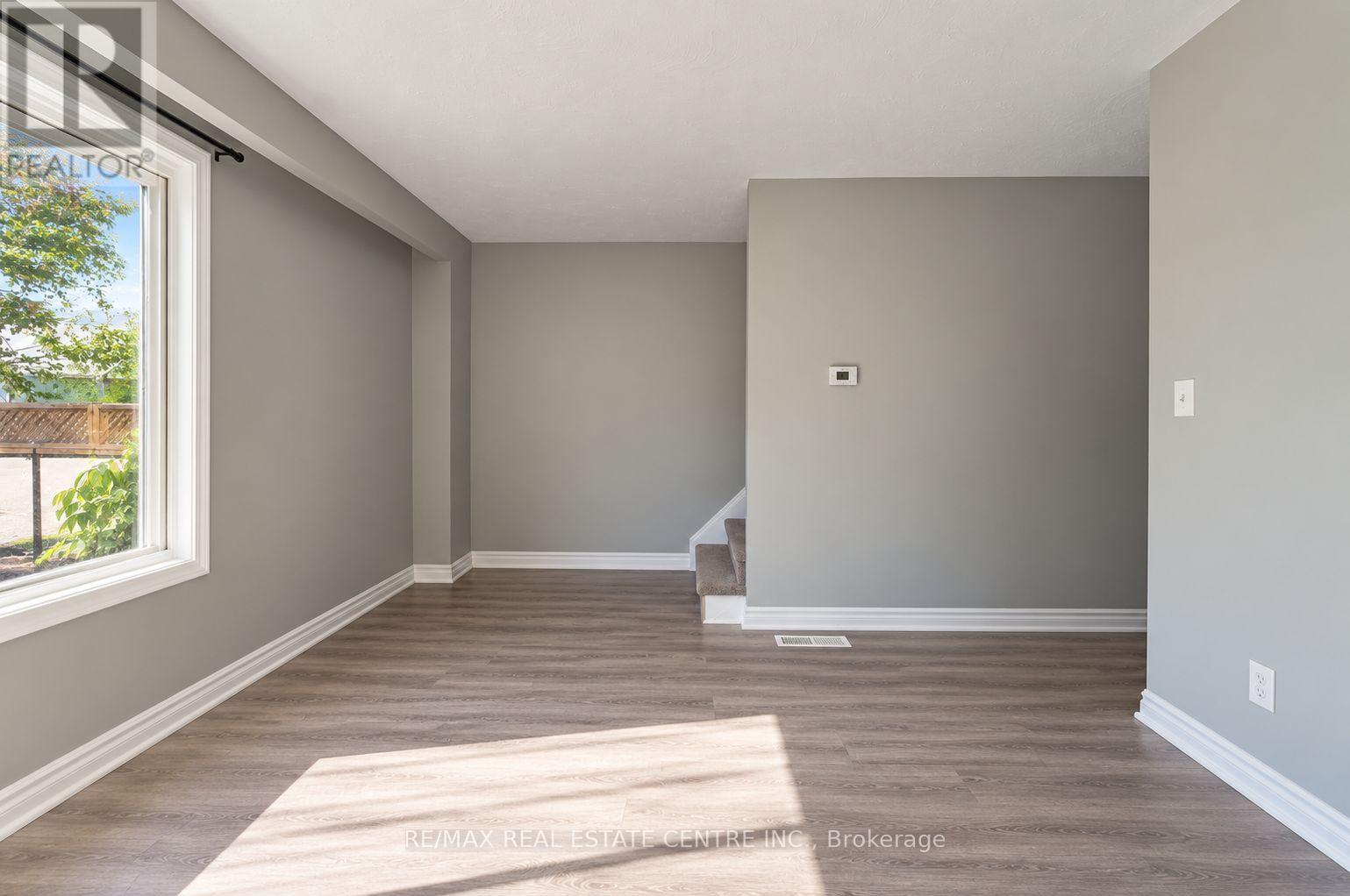 27 Woodman Drive N Property Photo 12