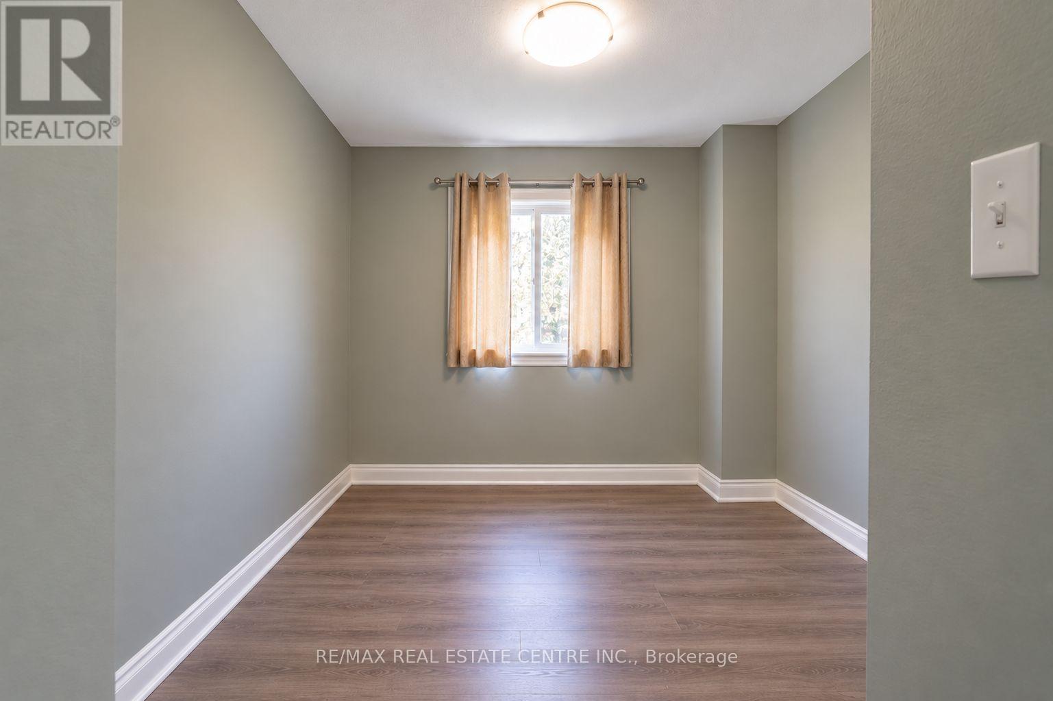 27 Woodman Drive N Property Photo 18